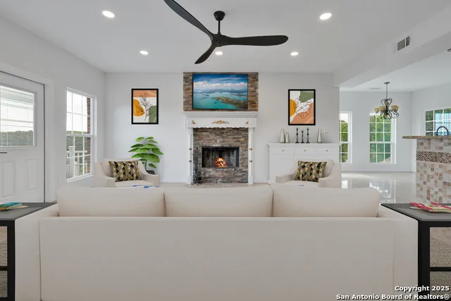 11418 Lago Vista Helotes, TX 78023