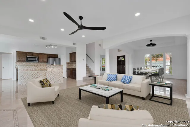 11418 Lago Vista Helotes, TX 78023