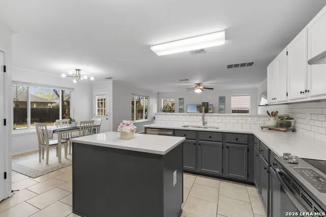 11911 Ghostbridge Helotes, TX 78023