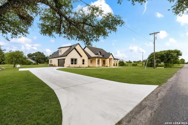 1438 Bottle Springs Rd Bandera, TX 78003
