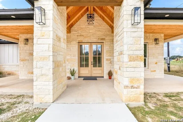 1438 Bottle Springs Rd Bandera, TX 78003