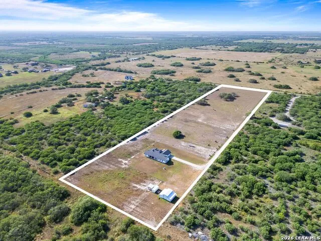 345 E County Road 2180 Kingsville, TX 78363