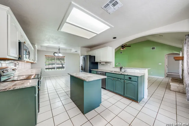 217 Hunters Dawn La Vernia, TX 78121