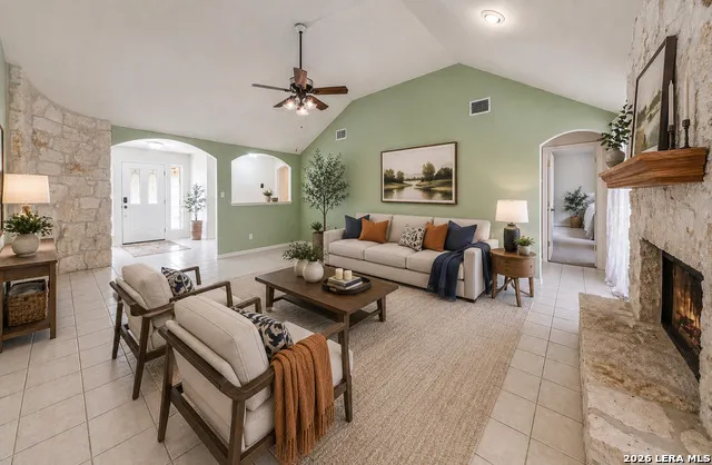 217 Hunters Dawn La Vernia, TX 78121