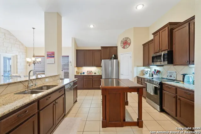 6963 Hallie Heights Schertz, TX 78154
