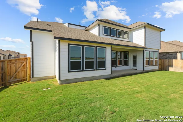 179 Annette Dr Castroville, TX 78009