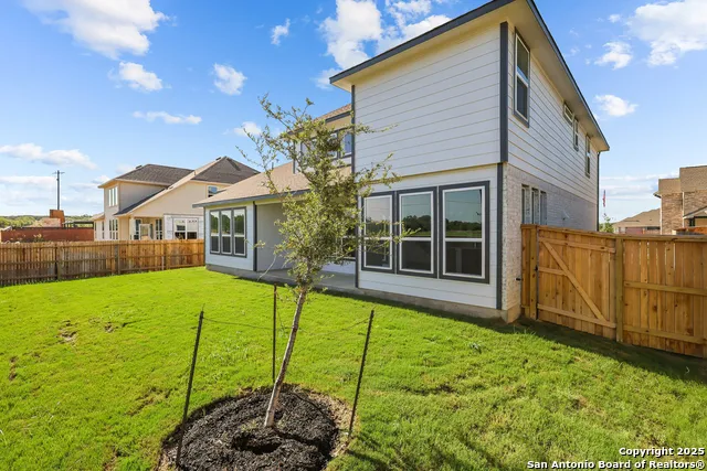 179 Annette Dr Castroville, TX 78009
