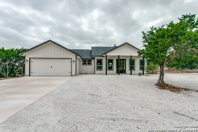1140 Yaupon Fischer, TX 78623