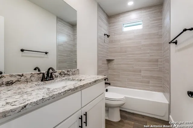 1140 Yaupon Fischer, TX 78623