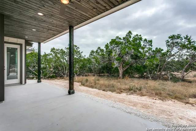 1140 Yaupon Fischer, TX 78623