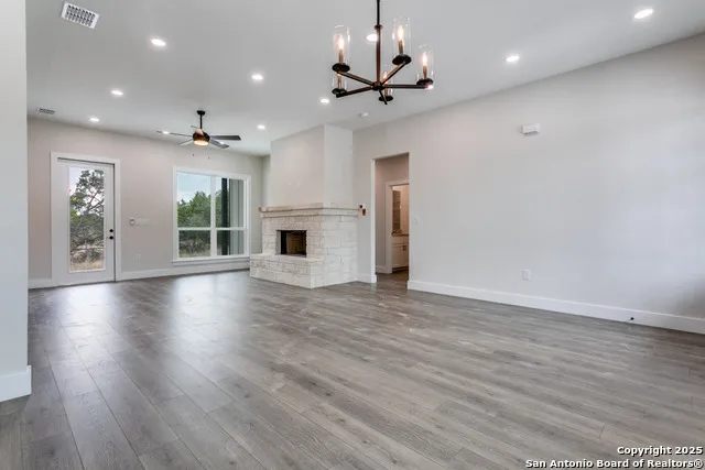 1140 Yaupon Fischer, TX 78623