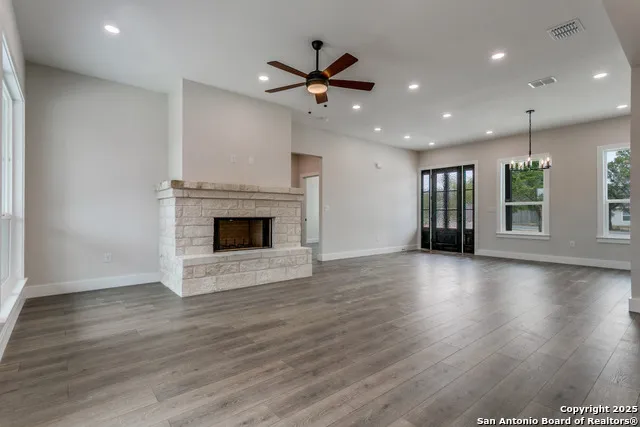 1140 Yaupon Fischer, TX 78623