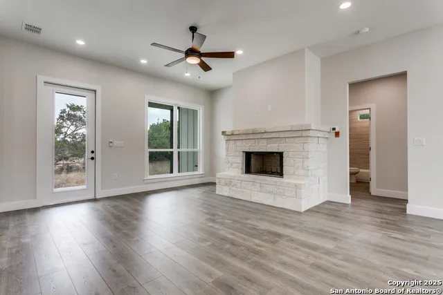1140 Yaupon Fischer, TX 78623