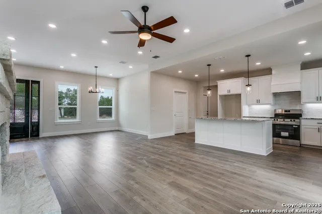 1140 Yaupon Fischer, TX 78623