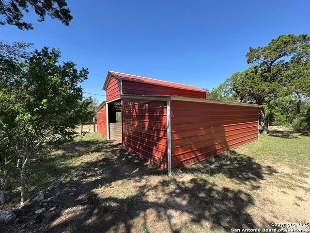 2485 Bump Gate Pipe Creek, TX 78063