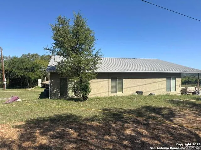 2485 Bump Gate Pipe Creek, TX 78063