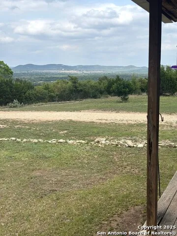 2485 Bump Gate Pipe Creek, TX 78063