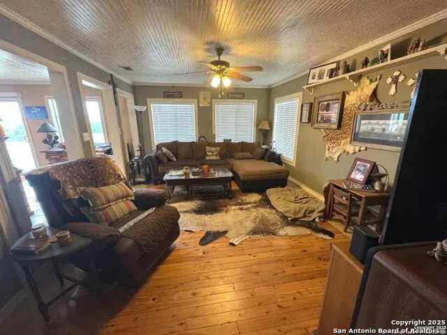 2485 Bump Gate Pipe Creek, TX 78063