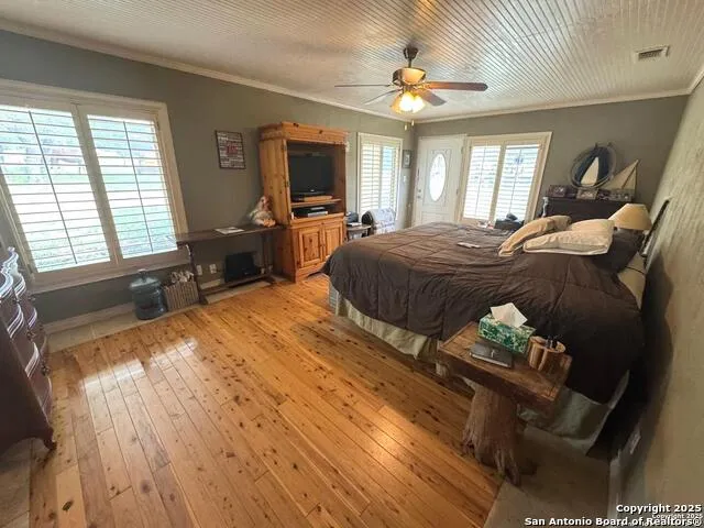 2485 Bump Gate Pipe Creek, TX 78063