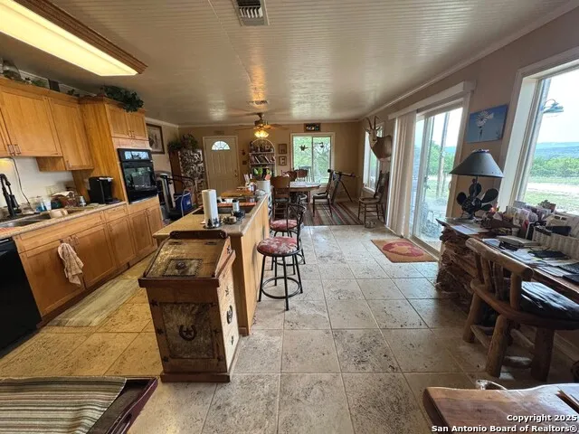 2485 Bump Gate Pipe Creek, TX 78063