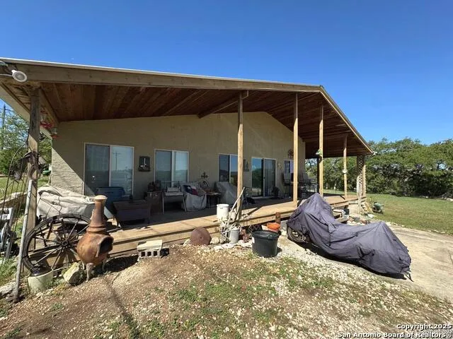 2485 Bump Gate Pipe Creek, TX 78063