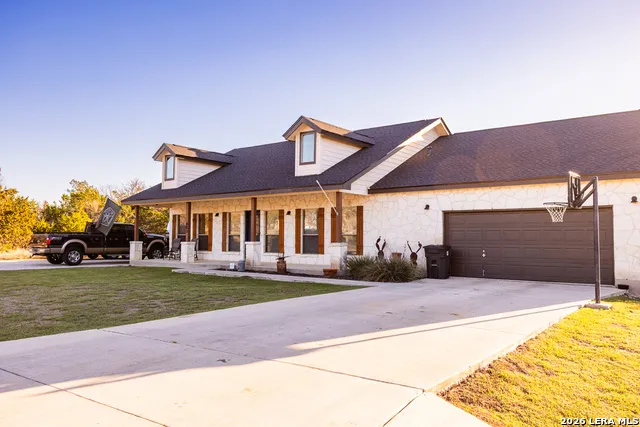 803 RIVER RANCH DR Bandera, TX 78003