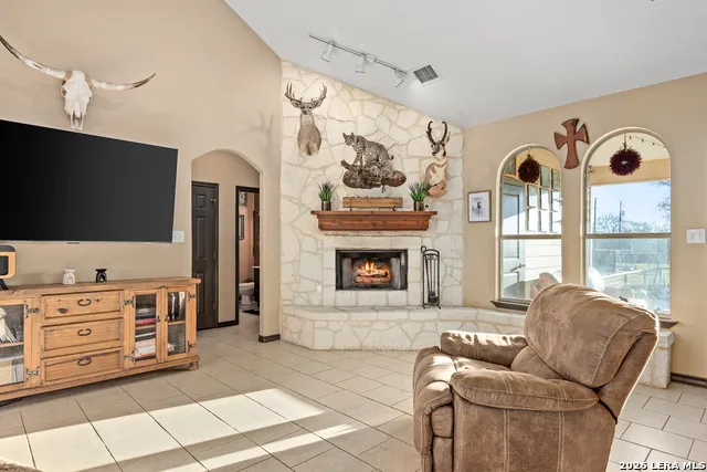 803 RIVER RANCH DR Bandera, TX 78003
