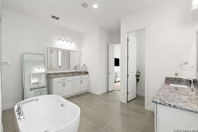 8928 WHIMSEY RDG Fair Oaks Ranch, TX 78015