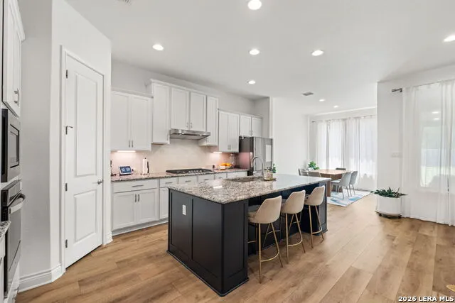 8928 WHIMSEY RDG Fair Oaks Ranch, TX 78015