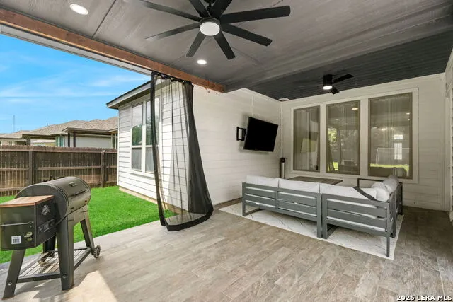 8928 WHIMSEY RDG Fair Oaks Ranch, TX 78015