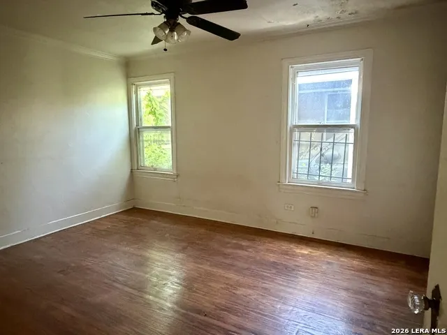 949 Aransas San Antonio, TX 78210