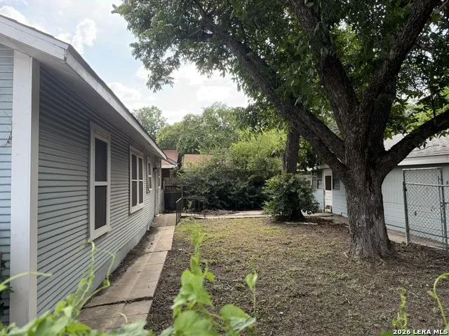 949 Aransas San Antonio, TX 78210