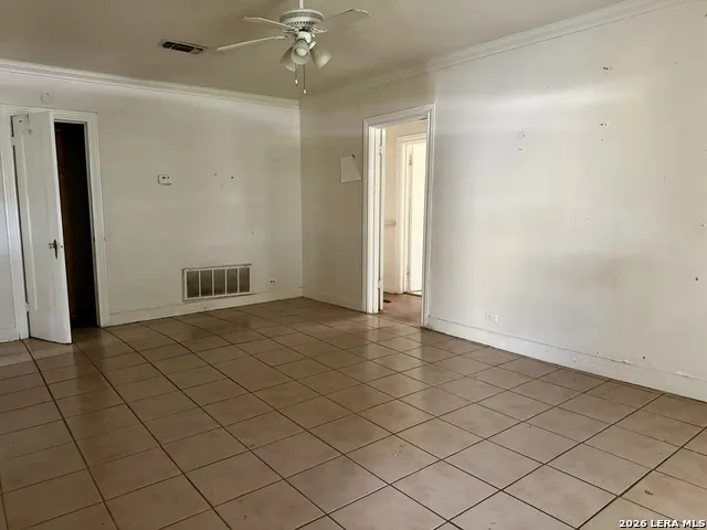 949 Aransas San Antonio, TX 78210