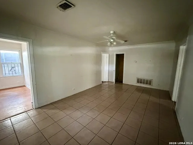 949 Aransas San Antonio, TX 78210
