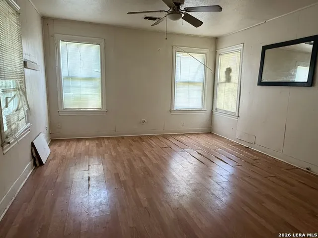 949 Aransas San Antonio, TX 78210