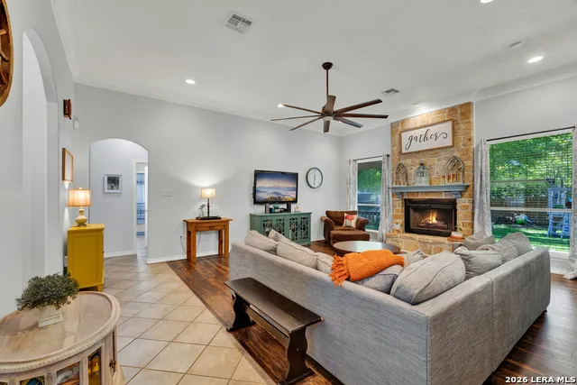 1159 CHERRY HL New Braunfels, TX 78130
