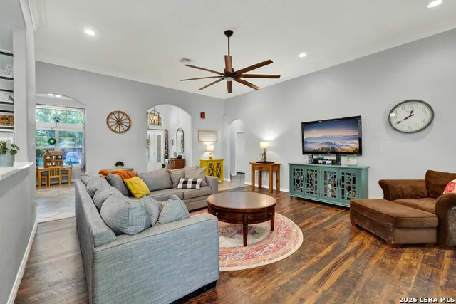 1159 CHERRY HL New Braunfels, TX 78130