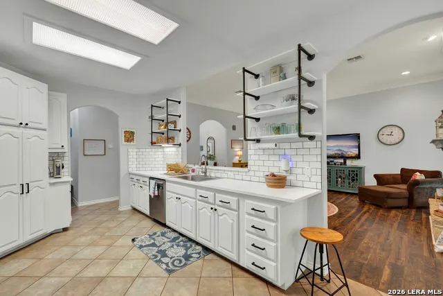 1159 CHERRY HL New Braunfels, TX 78130
