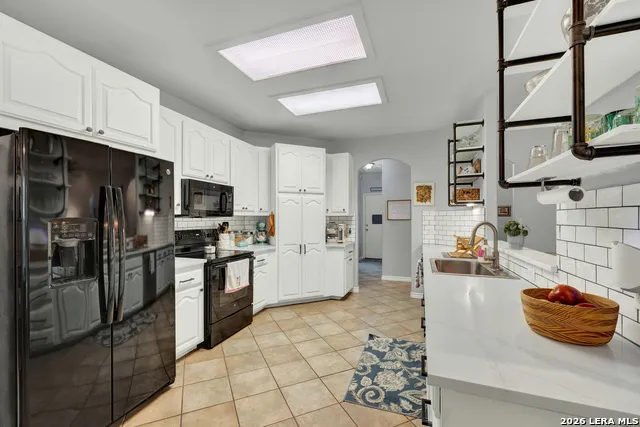1159 CHERRY HL New Braunfels, TX 78130