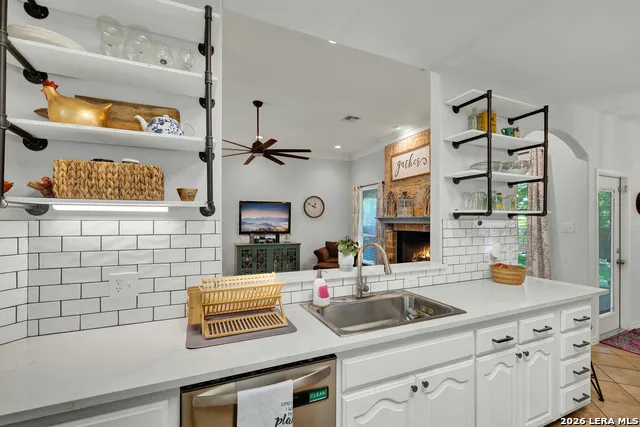 1159 CHERRY HL New Braunfels, TX 78130