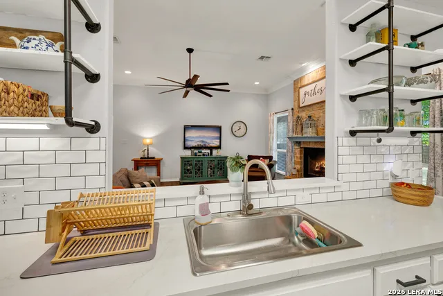 1159 CHERRY HL New Braunfels, TX 78130
