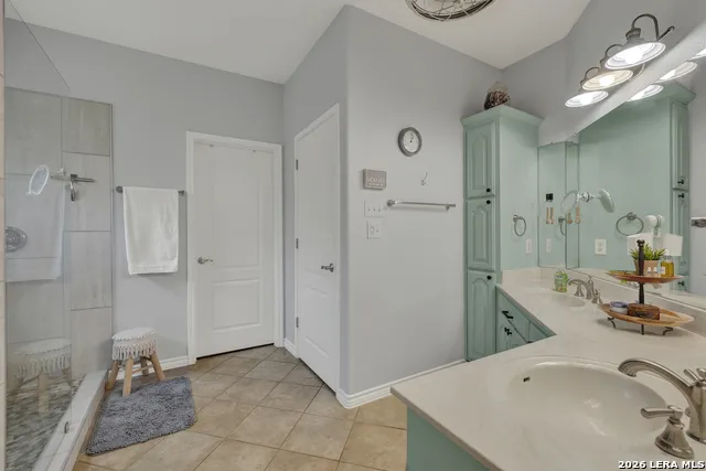 1159 CHERRY HL New Braunfels, TX 78130