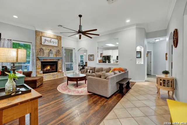 1159 CHERRY HL New Braunfels, TX 78130