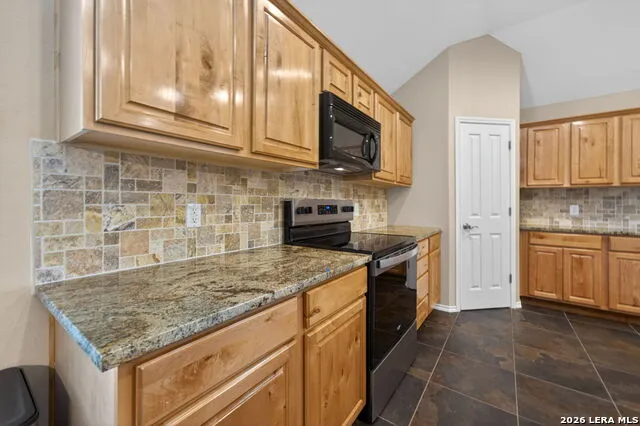 317 Yorktown Pleasanton, TX 78064