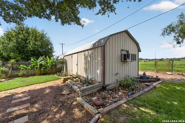 317 Yorktown Pleasanton, TX 78064