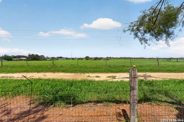 317 Yorktown Pleasanton, TX 78064