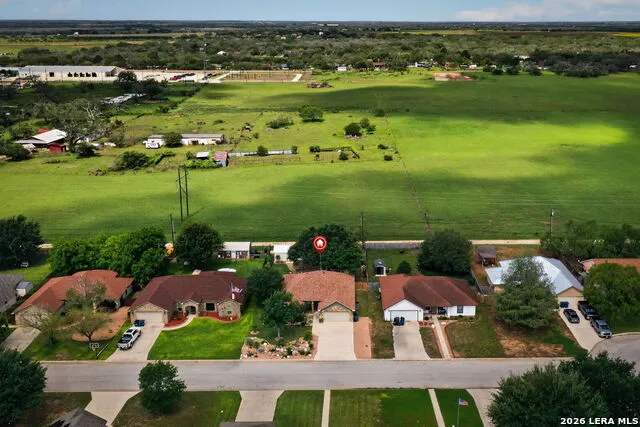 317 Yorktown Pleasanton, TX 78064