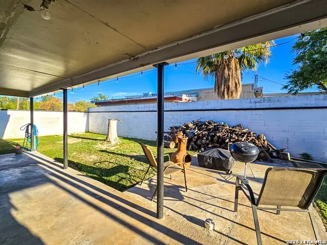 2199 HILLCREST BLVD Eagle Pass, TX 78852