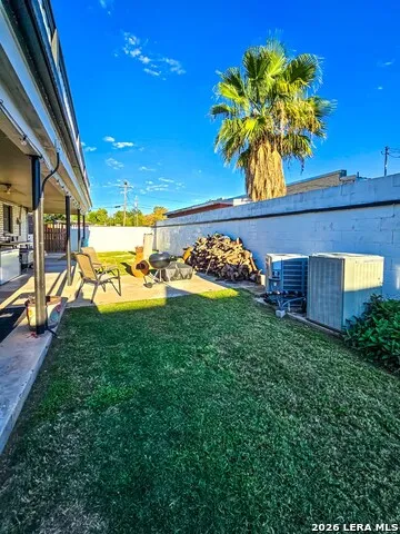2199 HILLCREST BLVD Eagle Pass, TX 78852