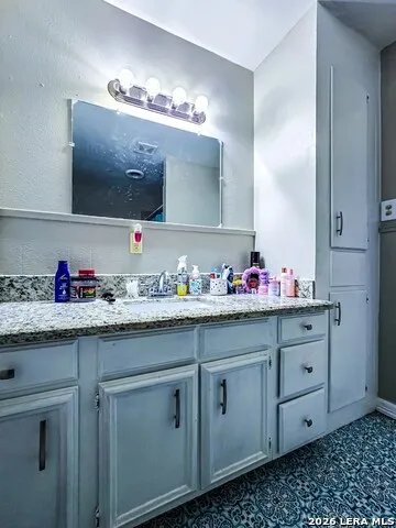 2199 HILLCREST BLVD Eagle Pass, TX 78852